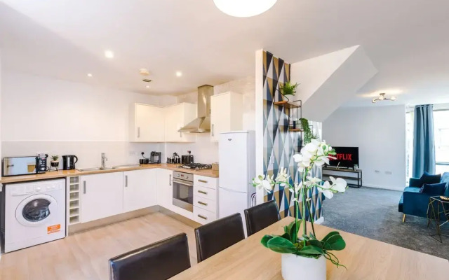 3 Bed House Manchester by MCR Dens