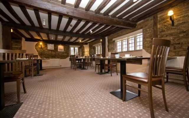 Mullions Hotel