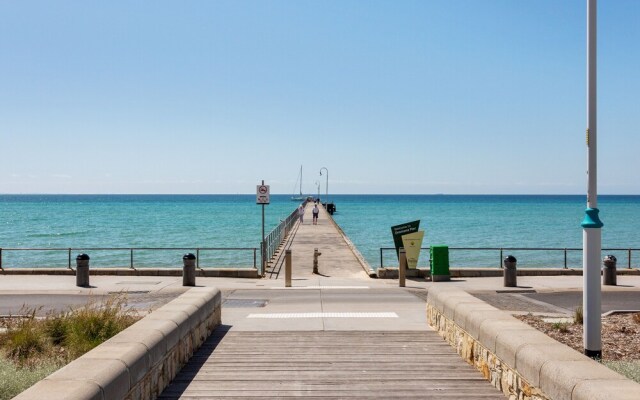 DROMANA Walk to Beach & Shops. Table Tennis + Netflix