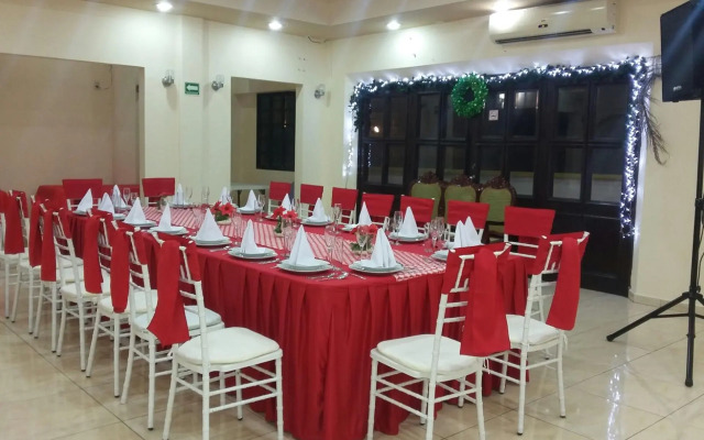 Hotel & Suites San José
