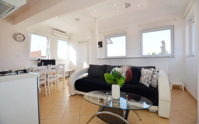 One Bedroom Apartment