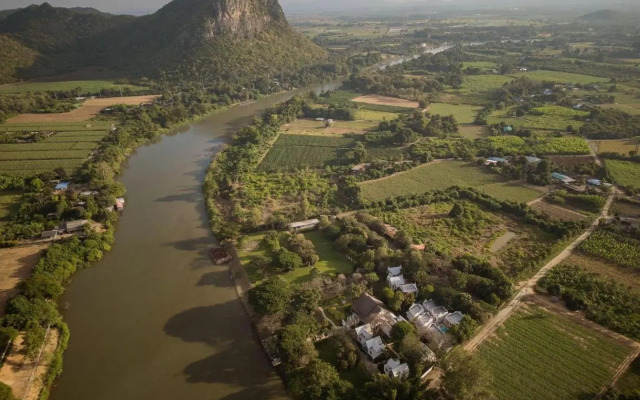 River Kwai Kiri Resort