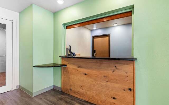 WoodSpring Suites Tulsa