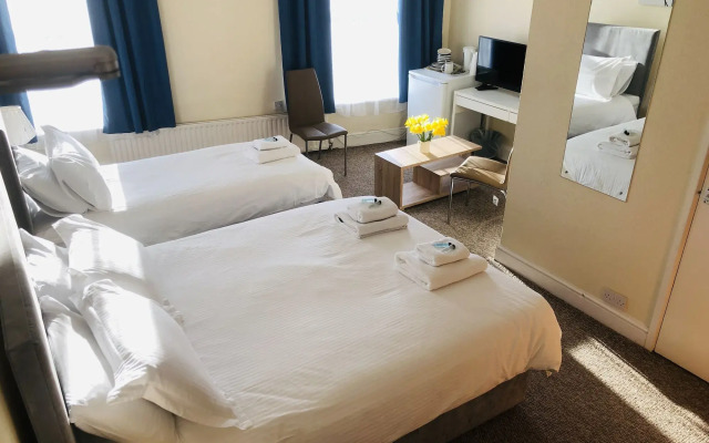 Royal Ashton Hotel