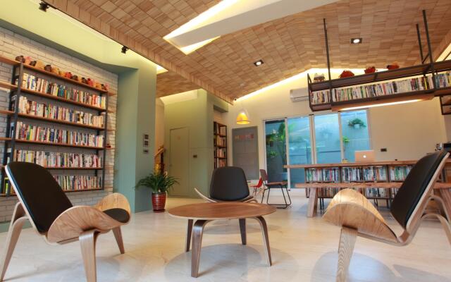 Leveeside House