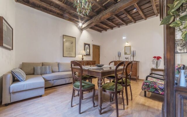 Montecitorio & Pantheon Stylish Flat