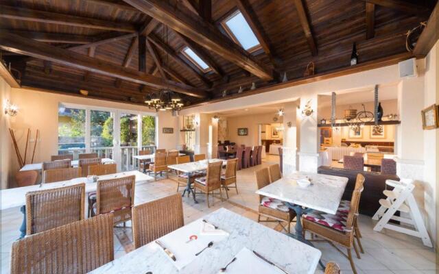 Abalone Hotel