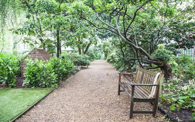 Beautiful 1 Bedroom Apartment in Kensington