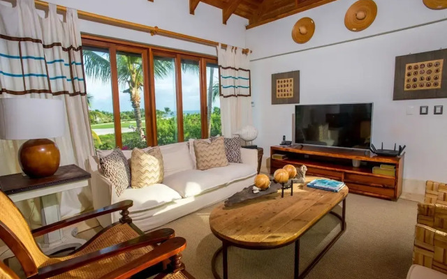 Oceanview Lux Villa - With Eden Roc Club Access