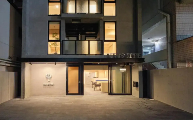 Uh Suite Namba Station