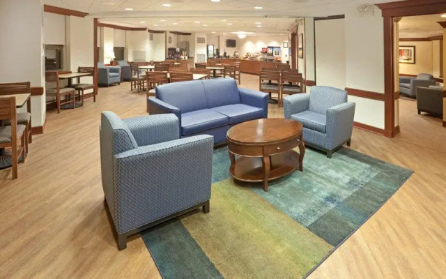 Holiday Inn Express Powless House