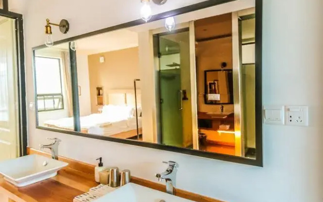 Zizai Garden Traveling with Hotel