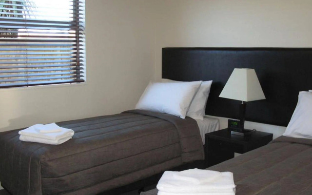 Pegasus Gateway Motels and Apartments