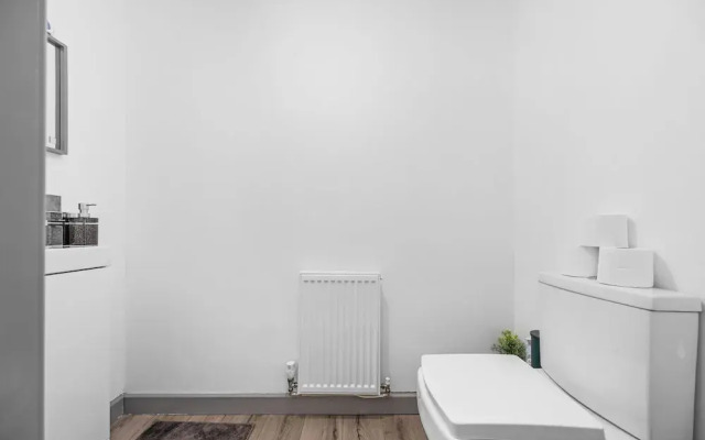 2 Bedroom Luxury Apartment Near Leeds City Centre