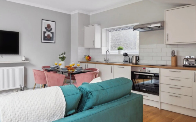 Westminster Charm - 2BR with Style