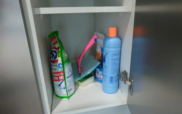 Pool View Brooklyn Studio Apartment near IKEA