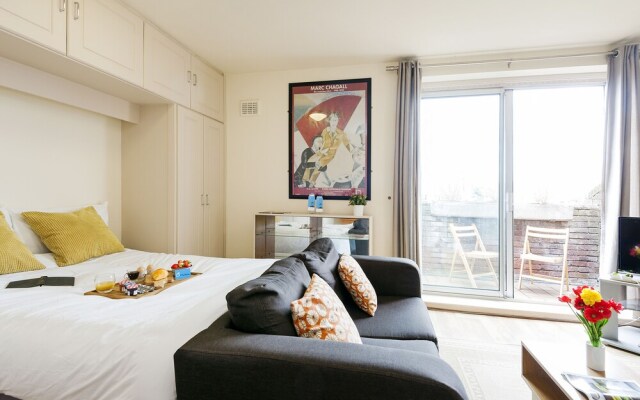 The Sherborne Court Aerie - NJB