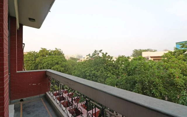 OYO Flagship 520 MG Road Metro Station