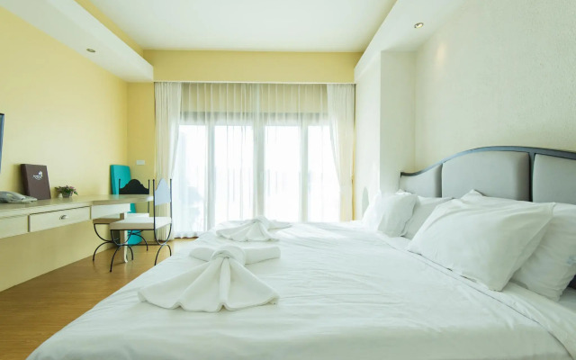 Baan Talay See Cream Resort