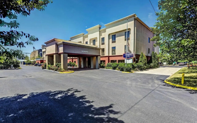 Hampton Inn Columbusi70ehamilt