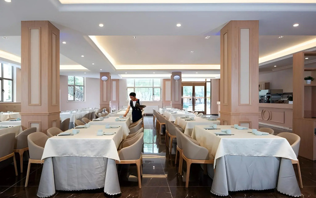 Vienna International Hotel (Beijing Qingyuan Road Metro Station)
