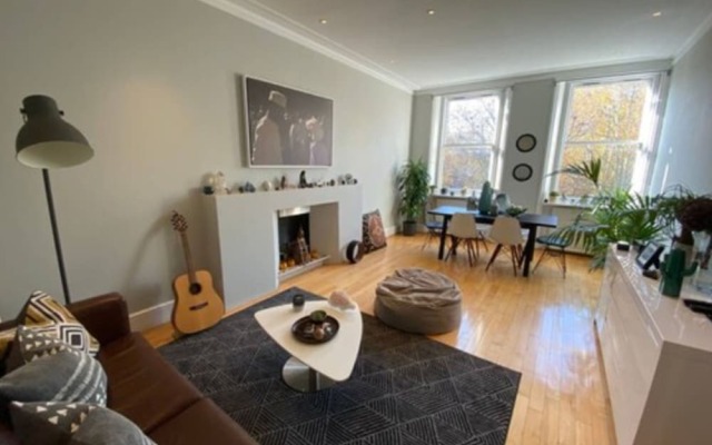 Beautiful 2 Bedroom Property In Earls Court