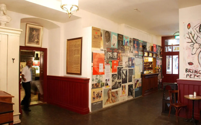 Hotel Orphée - Großes Haus