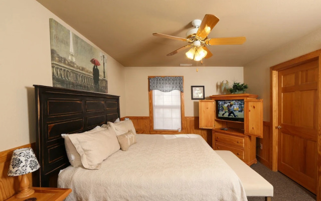 Cedar Falls 8 - Three Bedroom Chalet