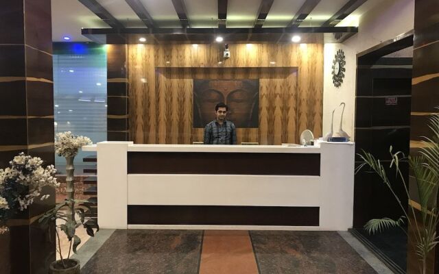 Hotel Minakshi International