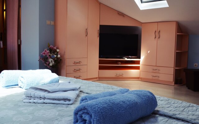 M & J Central Suites