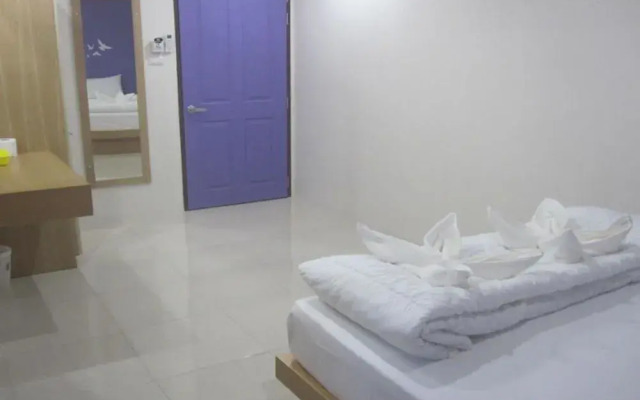 Issara Na Nakhon Living Hotel