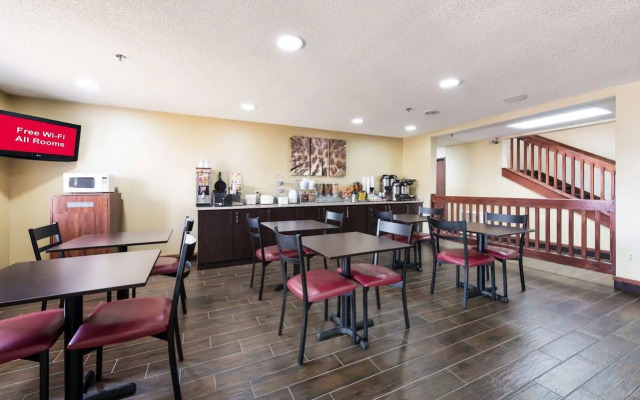 Red Roof Inn Auburn