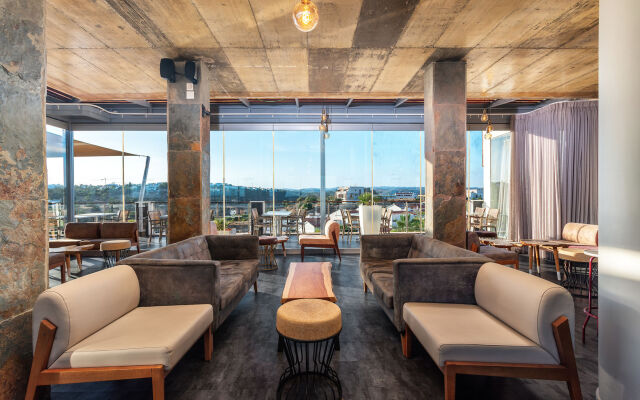 AP Maria Nova Lounge - Adults Friendly