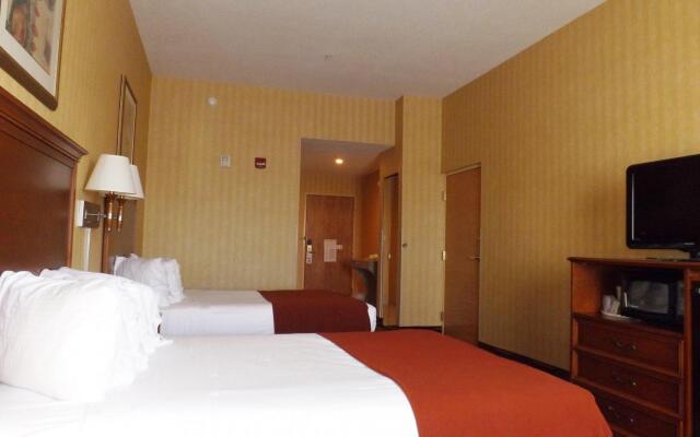 Holiday Inn Express Hotel & Suites Woodbridge, an IHG Hotel