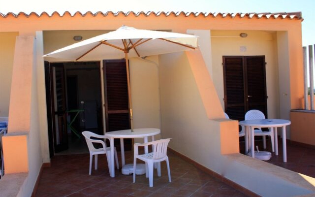 Cosy Holiday Home in Isola Rossa With Garden