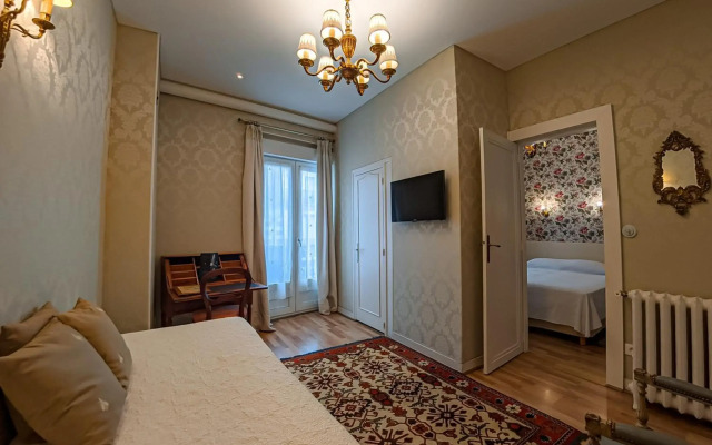 Hotel de l'Abeille Orleans