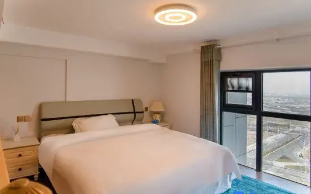 Curry Year Homestay (Xinxiang High-speed Railway East Station Branch)