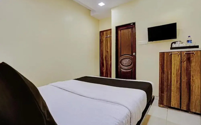 OYO 5352 Hotel Airport Metro