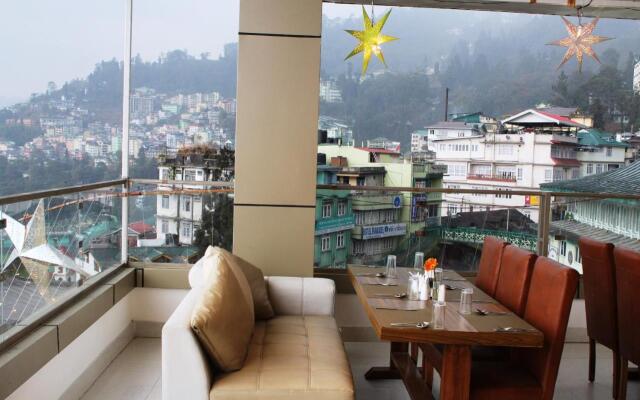 Mann Dechen and Palmo, Mg Marg, Gangtok