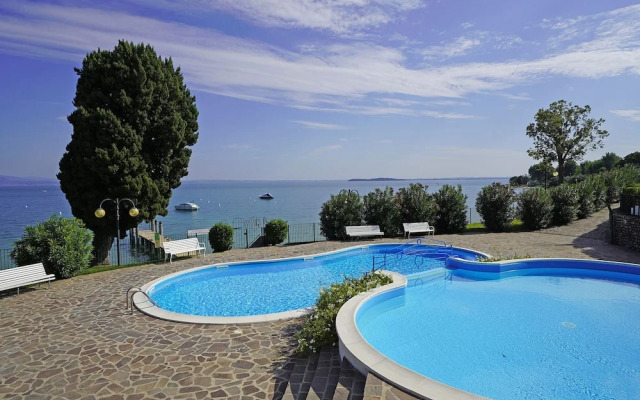 Specchio sul Lago in Manerba del Garda