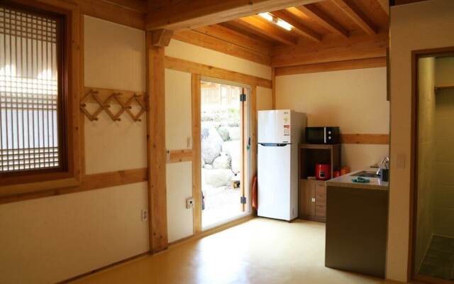 Hadong Today Sun Hanok Traditional House