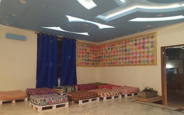 Mosutache Agra - Hostel