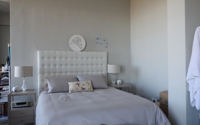 Modern 2 Bedroom Apartment in Cape Town