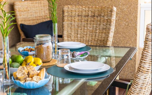 Spacious beach apartment with private parking
