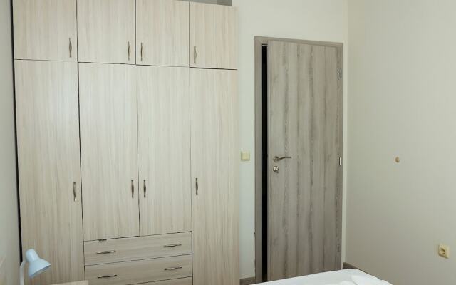 FM Luxury 2-BDR Apartment - Bright & Modern