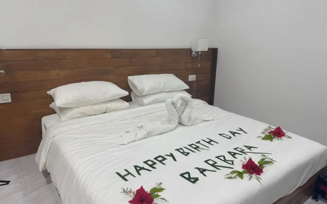 Mandhoo Inn