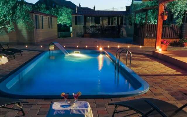 Enticing Mobile Home in Pakoštane With Swimming Pool