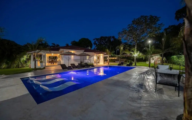 Villa Royale Luxury 4-bedroom Paradise In Sosua