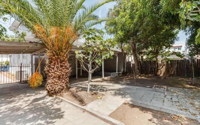 5 Bedroom Koreatown Charmer near DTLA