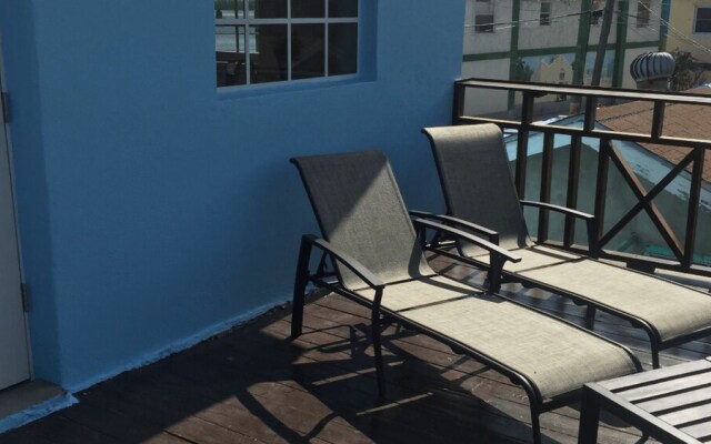 BIMINI LOFTS Across from Big Game club - 1 of 2 furnished apartments